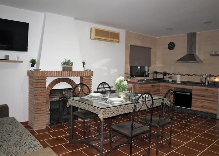 Trigueros Nyaraló *